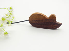 Maus Magnet aus Walnuss