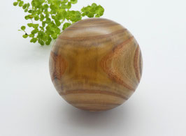 Holzkugel aus Essigbaum 66 mm