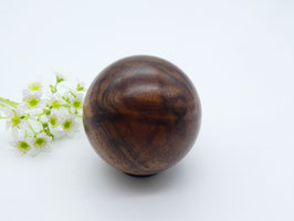 Holzkugel aus Nussbaumwurzel 47 mm