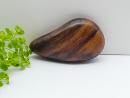 Handschmeichler aus Holz - Nussbaumwurzel