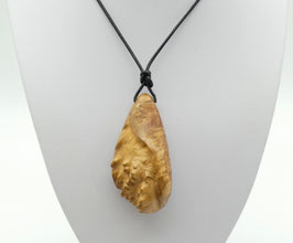 Holzschmuckanhänger aus Holz - Ahornmaser