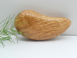 Handschmeichler aus Roteiche - Baum des Jahres 2025