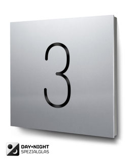 Hausnummer "3" - Aluminium - beleuchtet