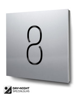 Hausnummer "8" - Aluminium - beleuchtet