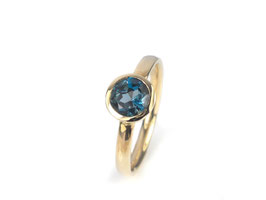 Leider verkauft - Ring in Roségold 585/000 mit Blautopas