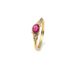 Ring in Gelbgold 750/000 mit Rubin und Brillanten