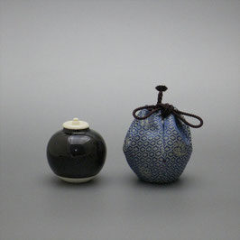 文琳 茶入 亀甲龍紋緞子