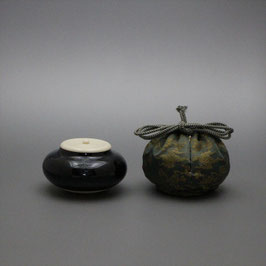 大海 茶入 雲梅枝文