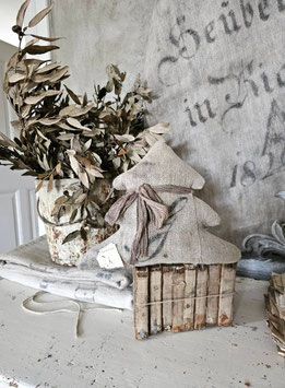 VERKAUFT Nic 27.10. Tannenbaum aus antikem Leinen mit Schrift XXXIX