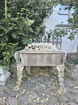 VERKAUFT Koh 01.07.  - 81cm uralte Badewanne dicht Pflanzwanne Kräuterwanne Kinderbadewanne Zinkwanne