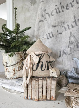 VERKAUFT Ten 03.11. Tannenbaum aus antikem Leinen Schrift XXXXVII