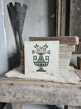 antike Wandfliese weiße Keramik Blumenvase