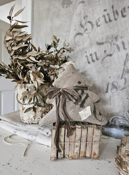 VERKAUFT Woj 27.10. Tannenbaum aus antikem Leinen mit Schrift XXXVII