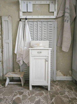 antiker Nachtschrank - alter weißer Lack - Shabbychic