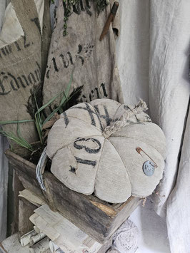 VERKAUFT Erw 31.07. XXL Leinenkürbis mit Schrift+Patch XXVII