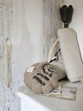 VERKAUFT Str 07.10. Leinenkürbis mit Schrift+Patch - CXXIV