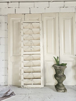 VERKAUFT Tri 25.02.  uralter Klapp Fensterladen Lamellen Fensterladen - weiß mit Patina II