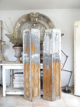 1xrechts VERKAUFT Exe 08.09. 160cm uralter Fensterladen - weiss - schöne Patina