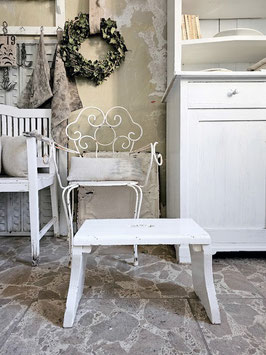 VERKAUFT Cla 28.04. uralter großer Hocker Schemel - alter weißer Lack - shabbychic