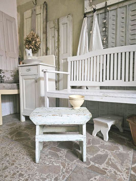 VERKAUFT Ram 13.12. uralter GROSSER Hocker Schemel - shabbychic pur