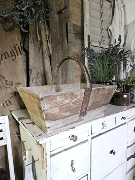 sehr alte franz Erntekiste Holz mit Metallgriff