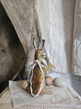aufrechter uralter Hase Candycontainer