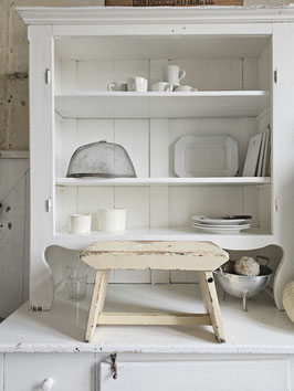 VERKAUFT Ets 08.12. uralter Hocker - alter Lack creme - Shabbychic - tolle Patina