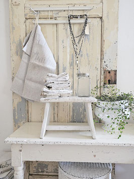 uralter Hocker Schemel - alte weiße Farbe - shabbychic