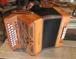 Accordéon Beltuna Alex 3 , 5 registres en cerisier accordé swing Parfait état