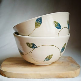 Grand bol, guirlande de feuilles