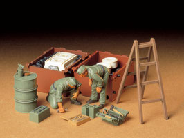 German Tank Engine Maintenance Crew Set