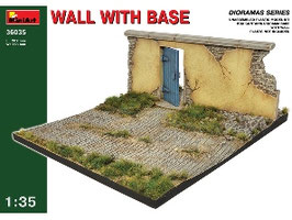 Mauer mit Grundplatte