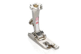 Schelp- en tricotzoomvoet  #69    (4mm)