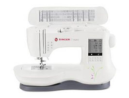 Legacy™ C440 - Computergestuurde naaimachine  Etalage modellen licht verkleurd