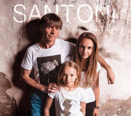 SANTONI family | knocking on