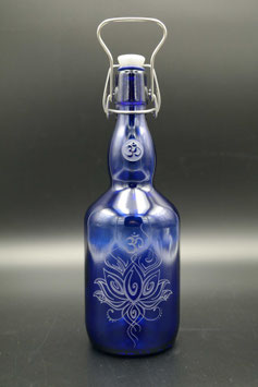 0,75L blaue Glasflasche - OM~Lotus