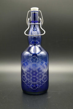 0,75L blaue Glasflasche - Blume des Lebens .2