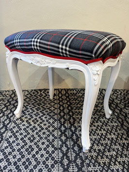 Hocker mit Burberry Stoff