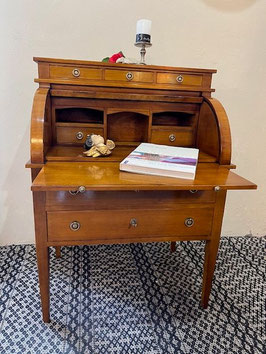 Rolltop- bzw. Tambour-Schreibtisch