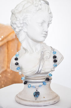 Kette mit Herzanhänger  „Elfenherz“ in schwarzblau
