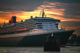 Queen Mary 2  /  2828
