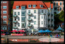 Haifisch Bar   /   2459
