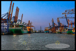 Containerterminal  /  2323