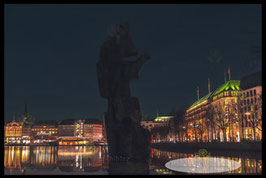 Statue  /  1072