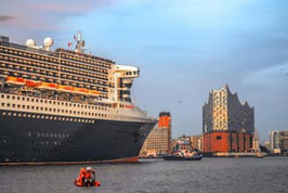 Queen Mary 2  /  2411