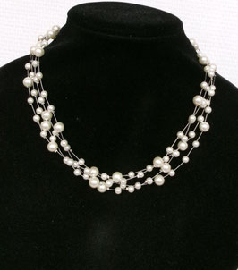 Parelketting met 4 rijen kralen