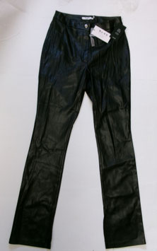 Lederlook broek NA-KD (zwart)
