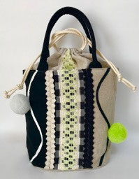 Pompom  Zomia drawstring bag