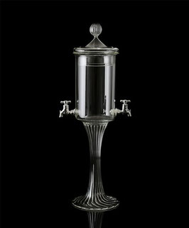 Fontaine 4 robinets avec 4 verres et 4 cuillères gravés du logo AWEN NATURE.