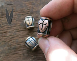 1 Silver Trinity Bead ,,Big Shields"